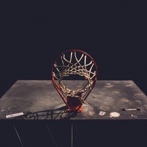 开云网页版-电竞与传统体育的交叉怒吼，五连败如何折射生存法则的残酷共鸣，败局法则，电竞与体育共同的生存嘶吼